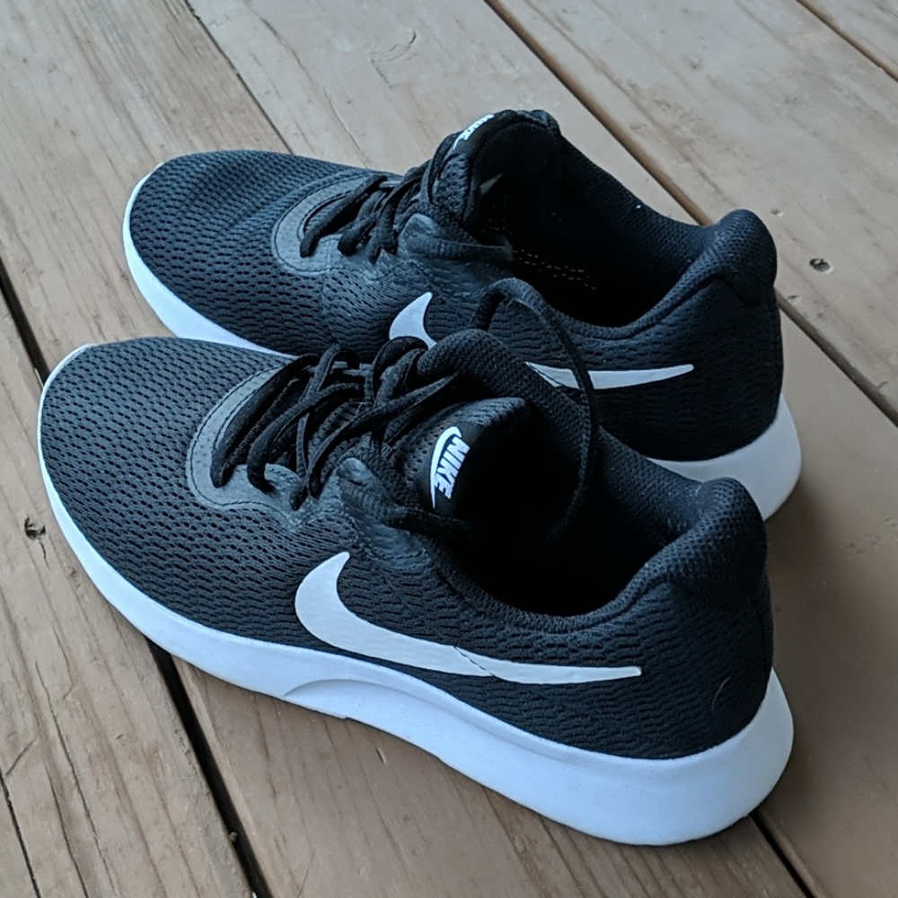 Like New Black and White Nike Running Shoes